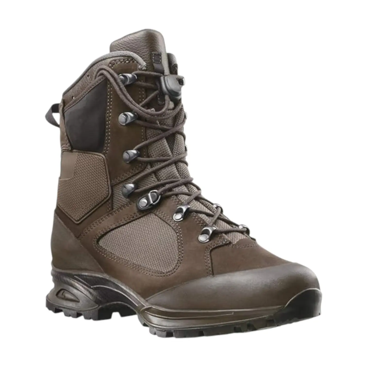 Botte de trek humide et robuste kaki-brun, avec lacets métalliques, empeigne haute et semelle crantée renforcée.